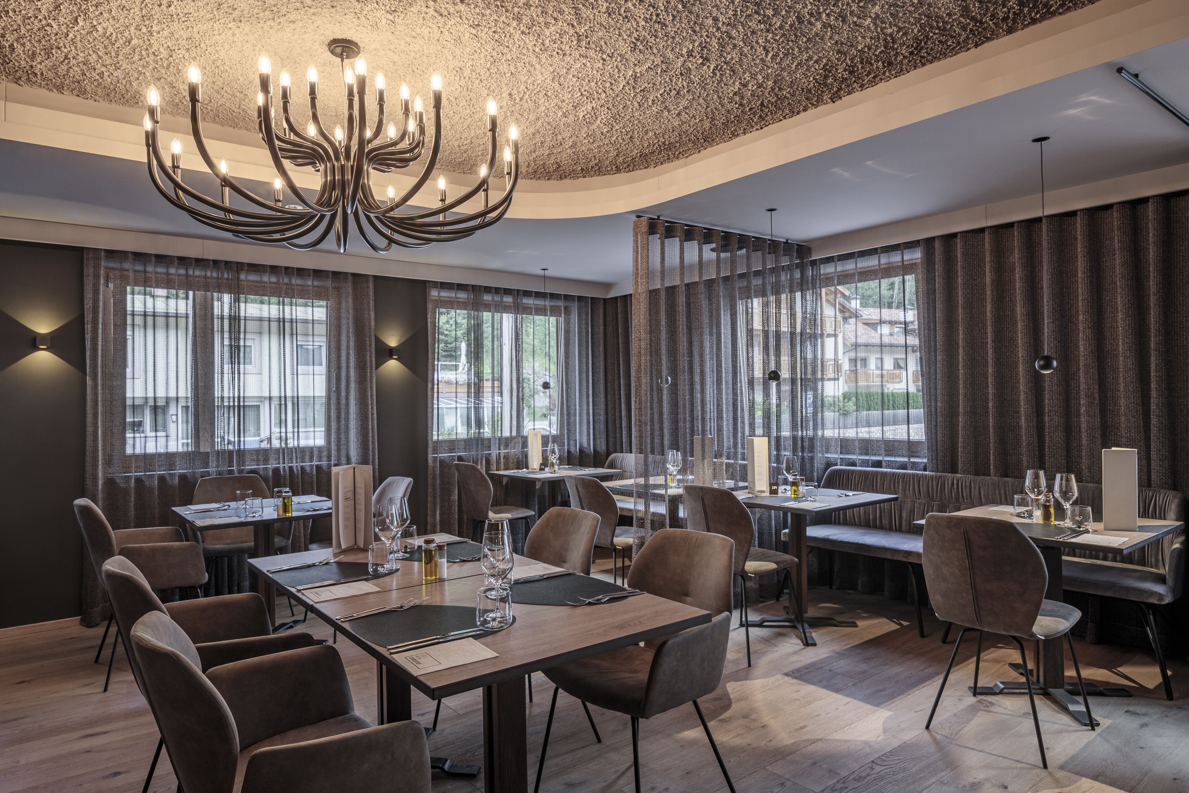 breakfast, lunch, dinner served; local cuisine