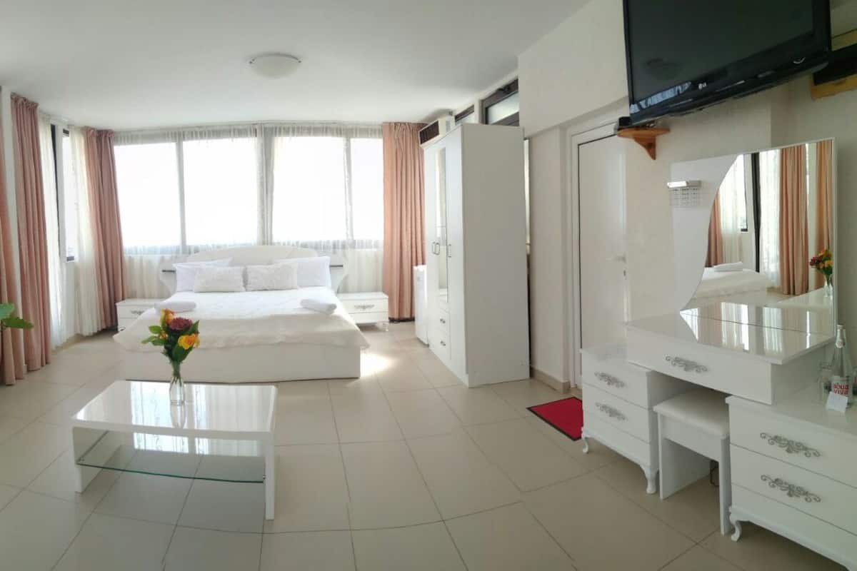 Double Room, Balcony, Sea View | Desk, iron/ironing board