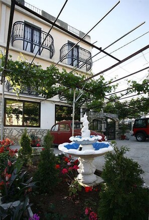 Property grounds - Saki Apartmani (Budva)