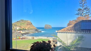 Unclassified image, 4 of 59, button - Sea Breeze Studios (Machico)