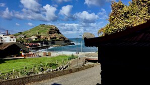 Unclassified image, 3 of 59, button - Sea Breeze Studios (Machico)