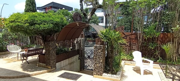Terrace/patio - Hotel Don Alfonso (Pereira)