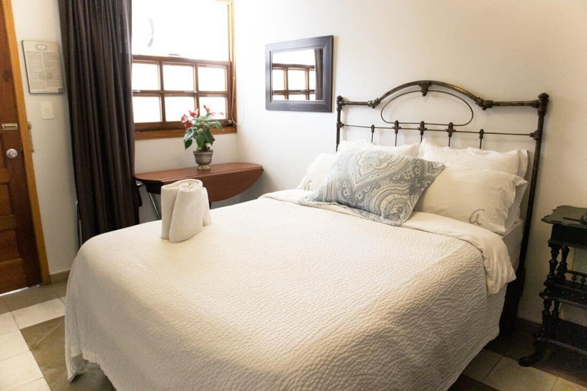 economy room, 1 double bed | 1 bedroom, premium bedding, down duvets, individually decorated