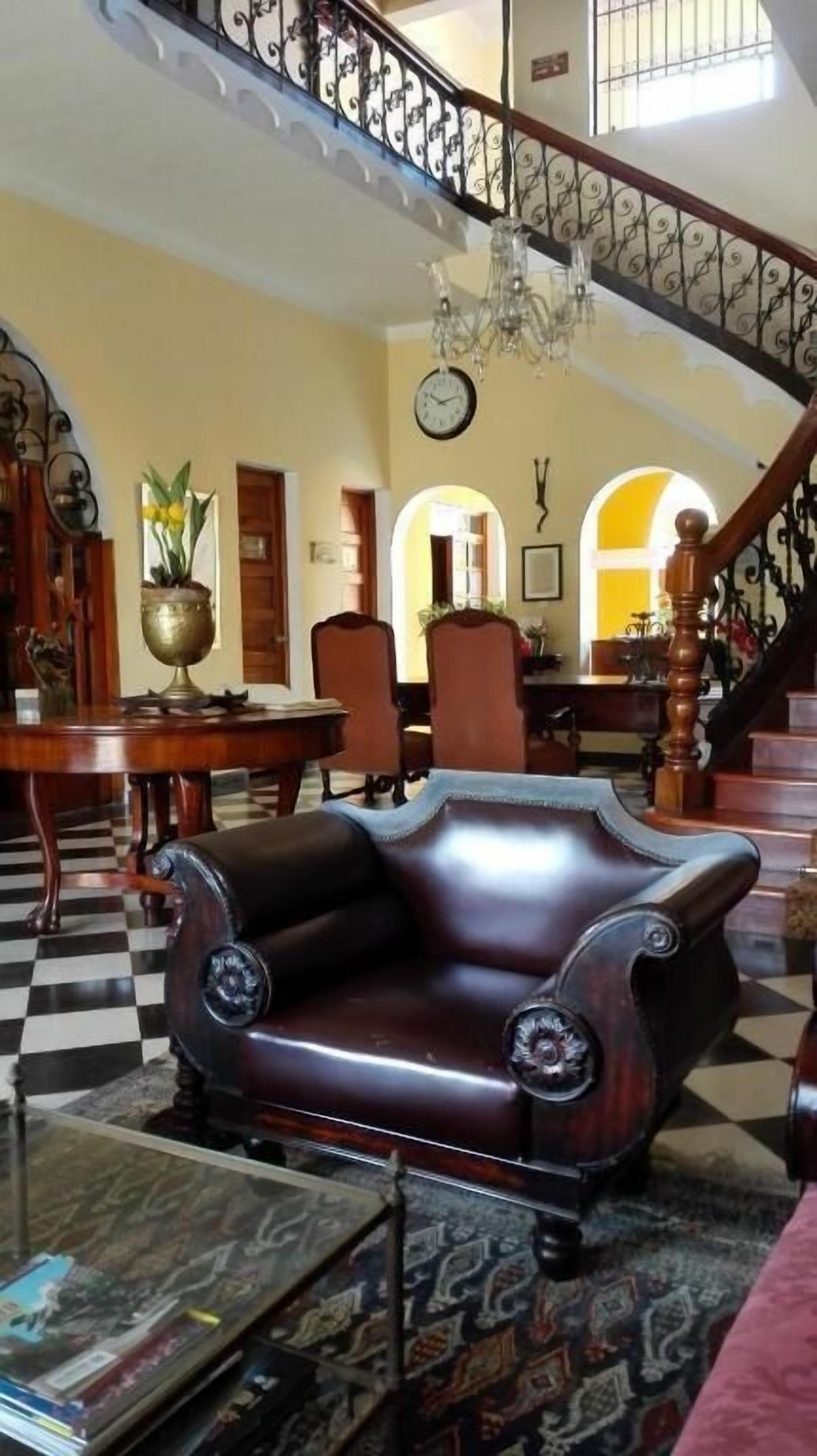 32-inch led tv with cable channels, tv