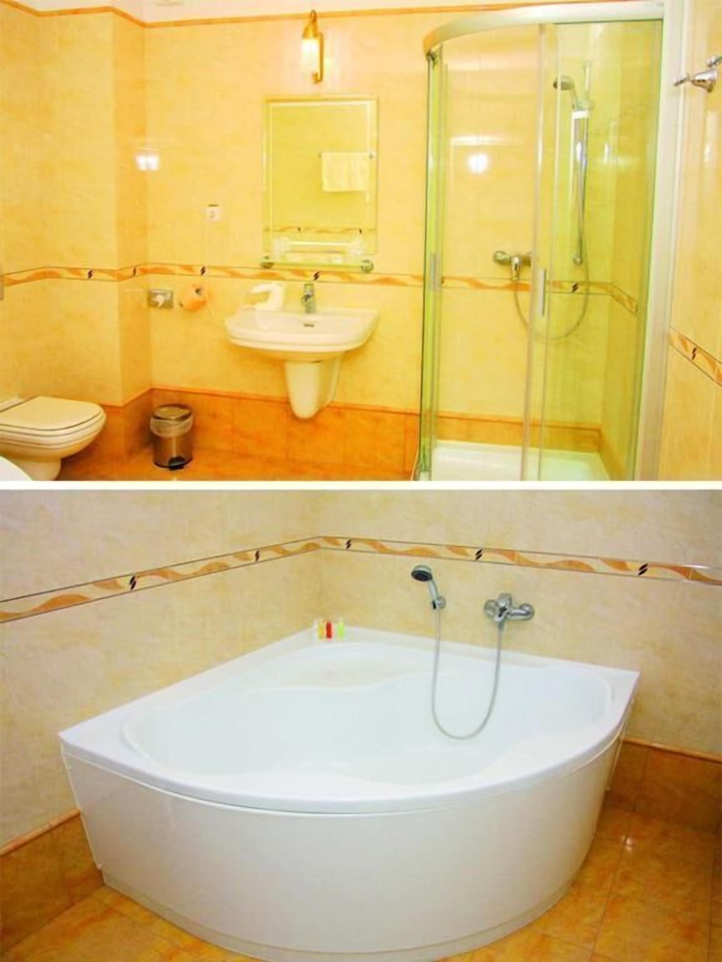 junior suite | minibar, in-room safe, desk, iron/ironing board