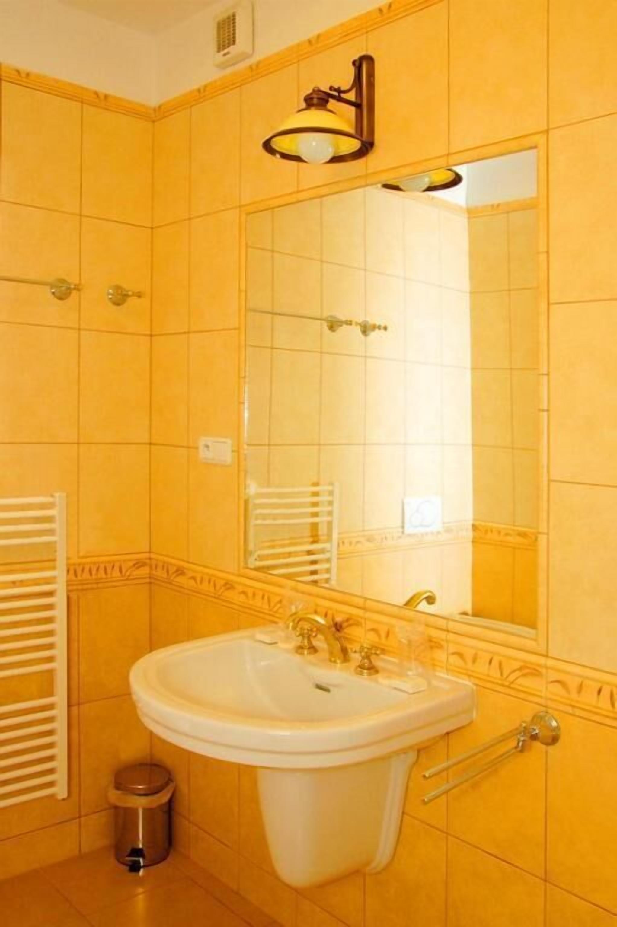 junior suite | minibar, in-room safe, desk, iron/ironing board