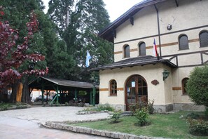 Front of property - La Posta del Cazador (San Martin de los Andes)