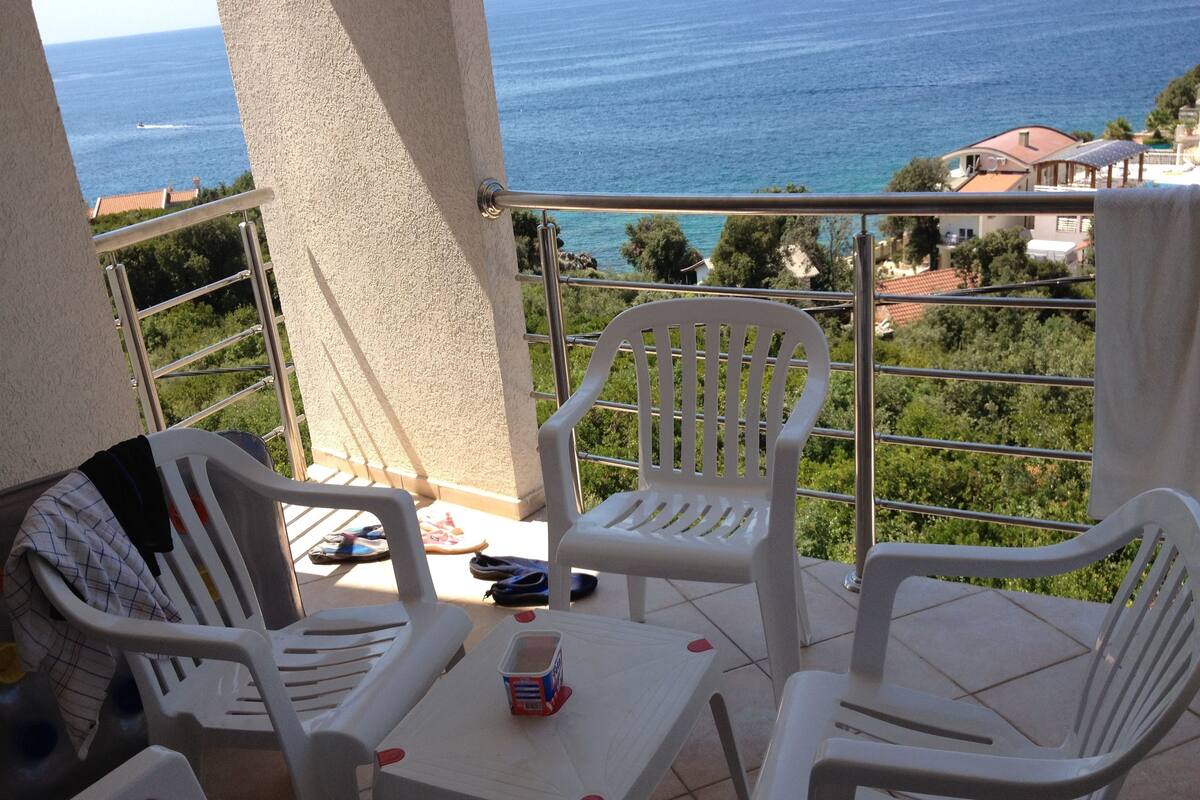 One Bedroom Apartment for 4 people with Sea View | Balcony