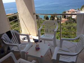 One Bedroom Apartment for 4 people with Sea View | Sacada