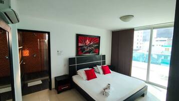 Standard Double Room | In-room safe, desk, free WiFi, bed sheets