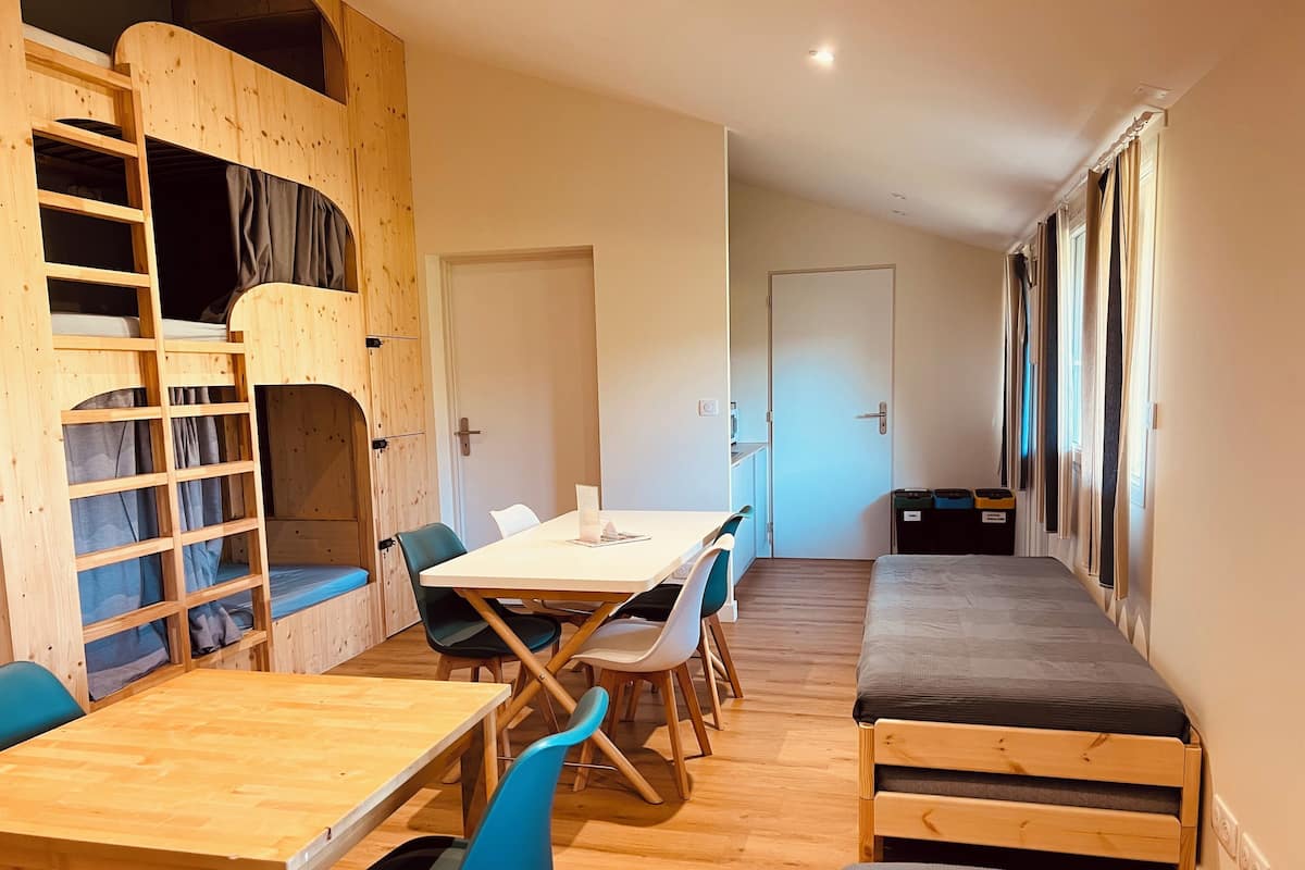 Classic Shared Dormitory, Mixed Dorm, Garden View | Individually decorated, individually furnished, blackout curtains