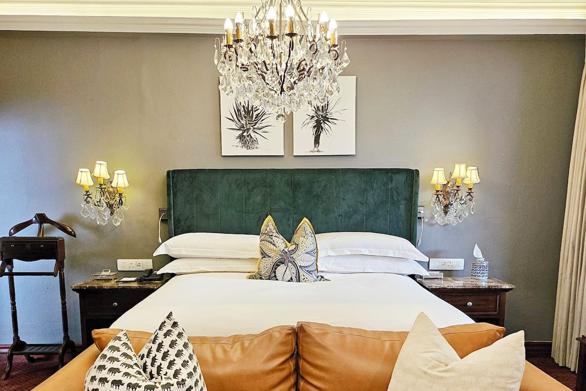 Luxus-Suite | 1 Schlafzimmer, Bettwäsche aus ägyptischer Baumwolle, Daunenbettdecken