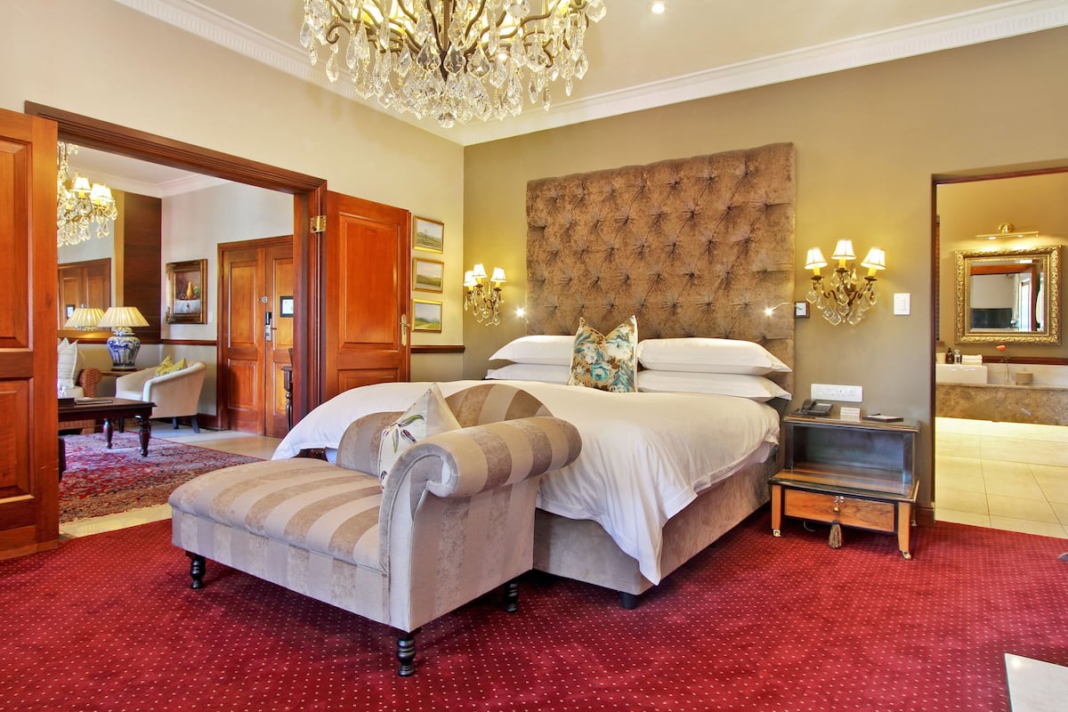 Luxury-Suite, 1 Schlafzimmer | 1 Schlafzimmer, Bettwäsche aus ägyptischer Baumwolle, Daunenbettdecken