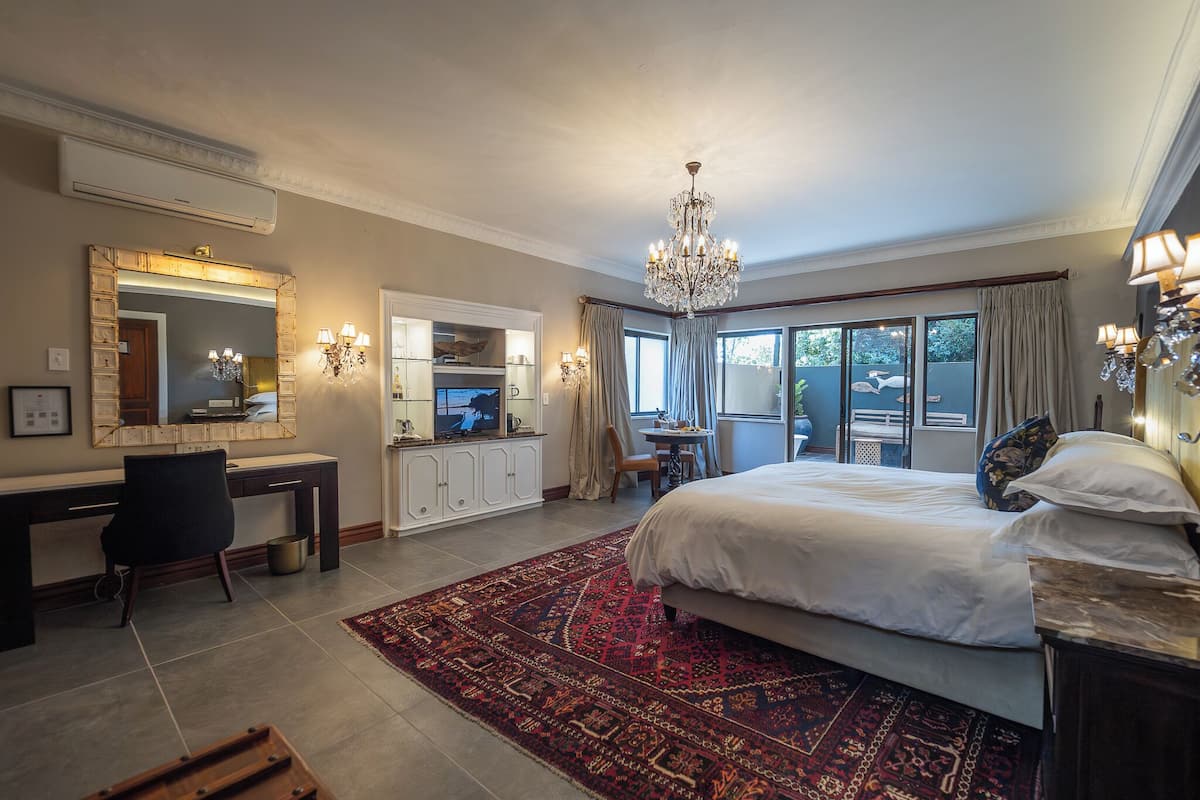 Luxury-Suite, 1 King-Bett | 1 Schlafzimmer, Bettwäsche aus ägyptischer Baumwolle, Daunenbettdecken