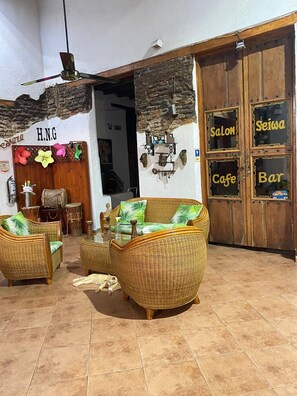Lobby sitting area - Hotel Nueva Granada (Santa Marta)