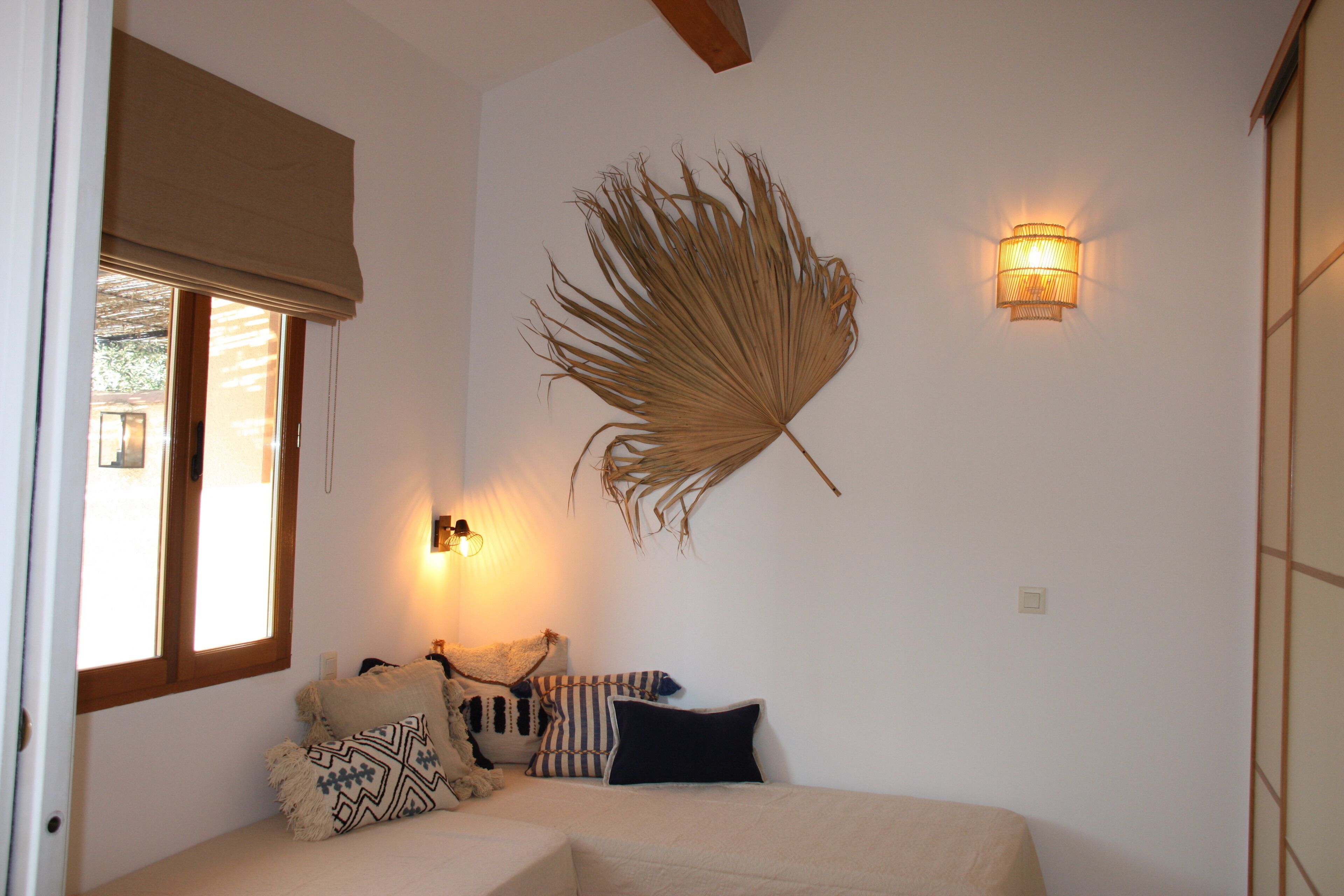 family apartment, 2 bedrooms | living area | 32-inch flat-screen tv with satellite channels, tv