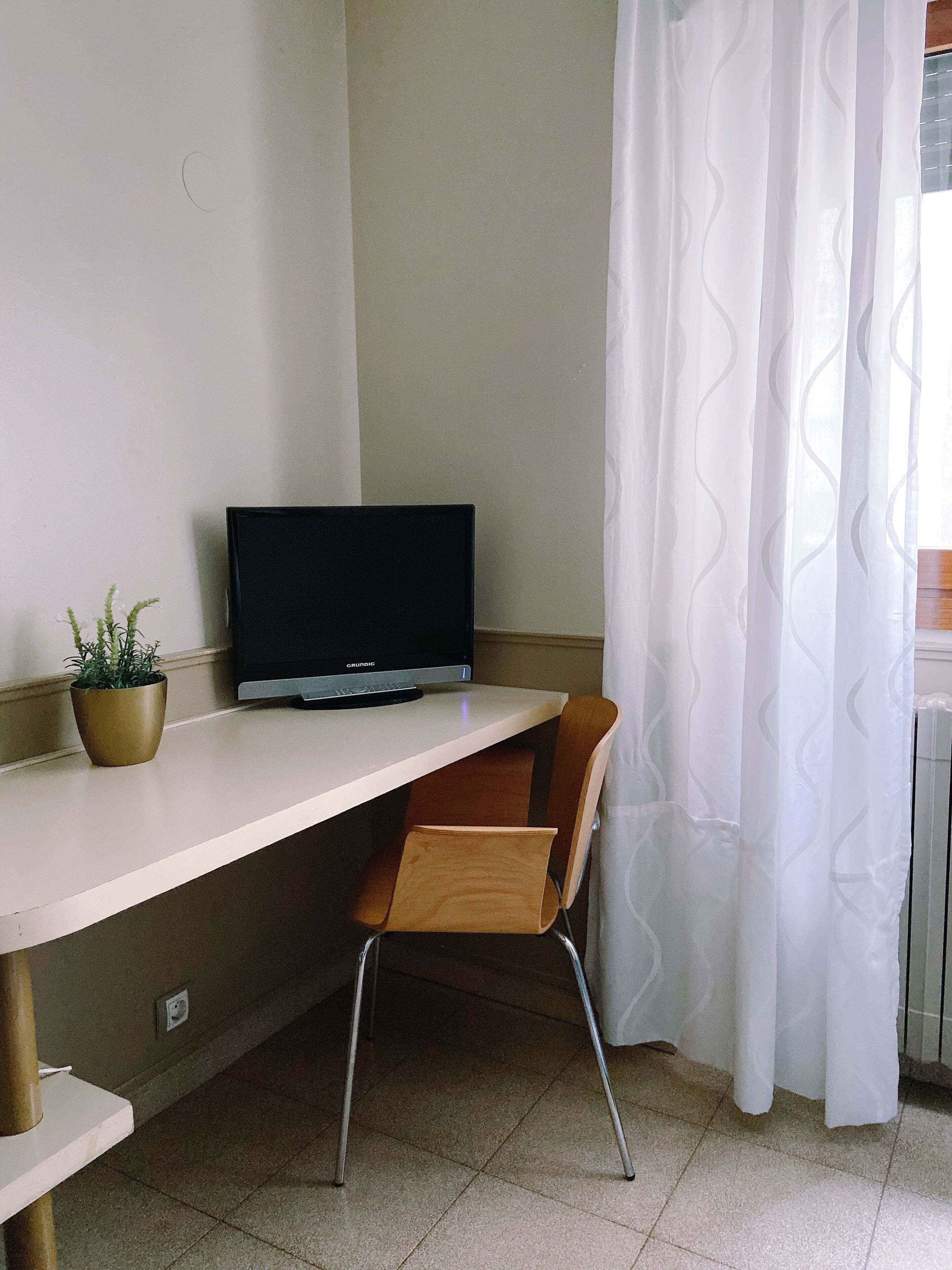 standard single room | 1 bedroom, pillow-top beds, desk, soundproofing