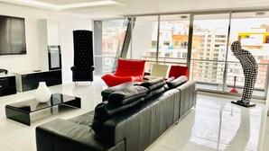Family Apartment, 3 Bedrooms, Kitchen, City View | Living area - Bluezone Apartments (Quito)