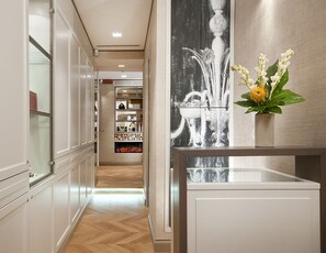 Interior - San Carlo Suite (Rome)