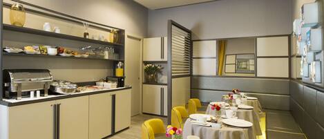 Daily buffet breakfast for a fee