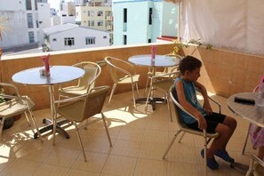 Daily continental breakfast for a fee - Kaani Lodge (Malé)
