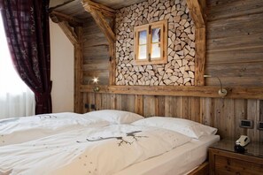 Comfort Double or Twin Room, Mountain View | In-room safe, desk, soundproofing, cribs/infant beds