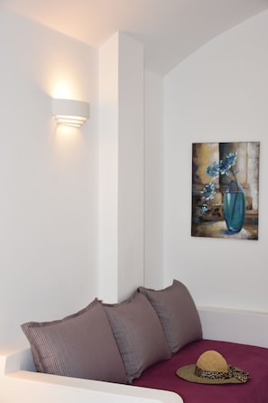 Superior Double Room, 1 Double Bed with Sofa bed, Balcony | Egyptian cotton sheets, premium bedding, in-room safe - Arion Bay Hotel (Santorini)