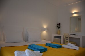 Room - Arion Bay Hotel (Santorini)