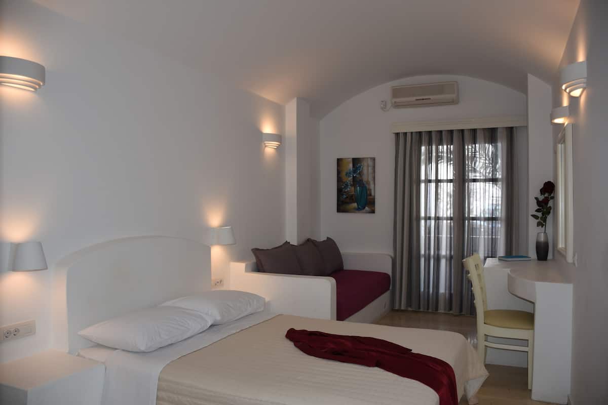 Superior Double Room, 1 Double Bed with Sofa bed, Balcony
