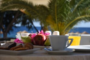 Breakfast area - Arion Bay Hotel (Santorini)