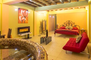 ロイヤル スイート キングベッド 1 台 (Adults only) | 高級寝具、低反発ベッド、客室ごとに異なる装飾、客室ごとに異なるインテリア