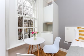 Small Standard Studio - Inverness Terrace Serviced Apartments by Concept Apartments (London)