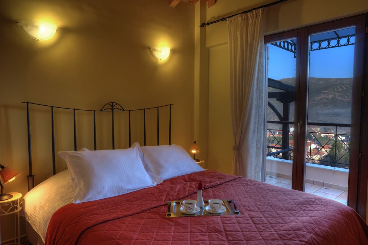 Deluxe Apartment | In-room safe, individually decorated, individually furnished, desk
