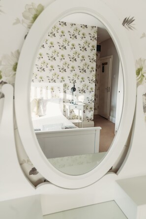 Decoración personalizada, muebles diferentes y cunas gratuitas 