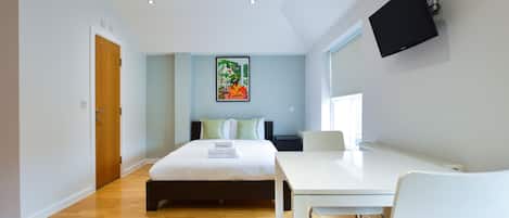 Top Floor Studio Apartment | 1 habitación y ropa de cama hipoalergénica