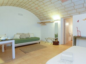 Comfort Double Room | Down duvets, minibar, in-room safe, individually decorated - I Mulicchi (Specchia)