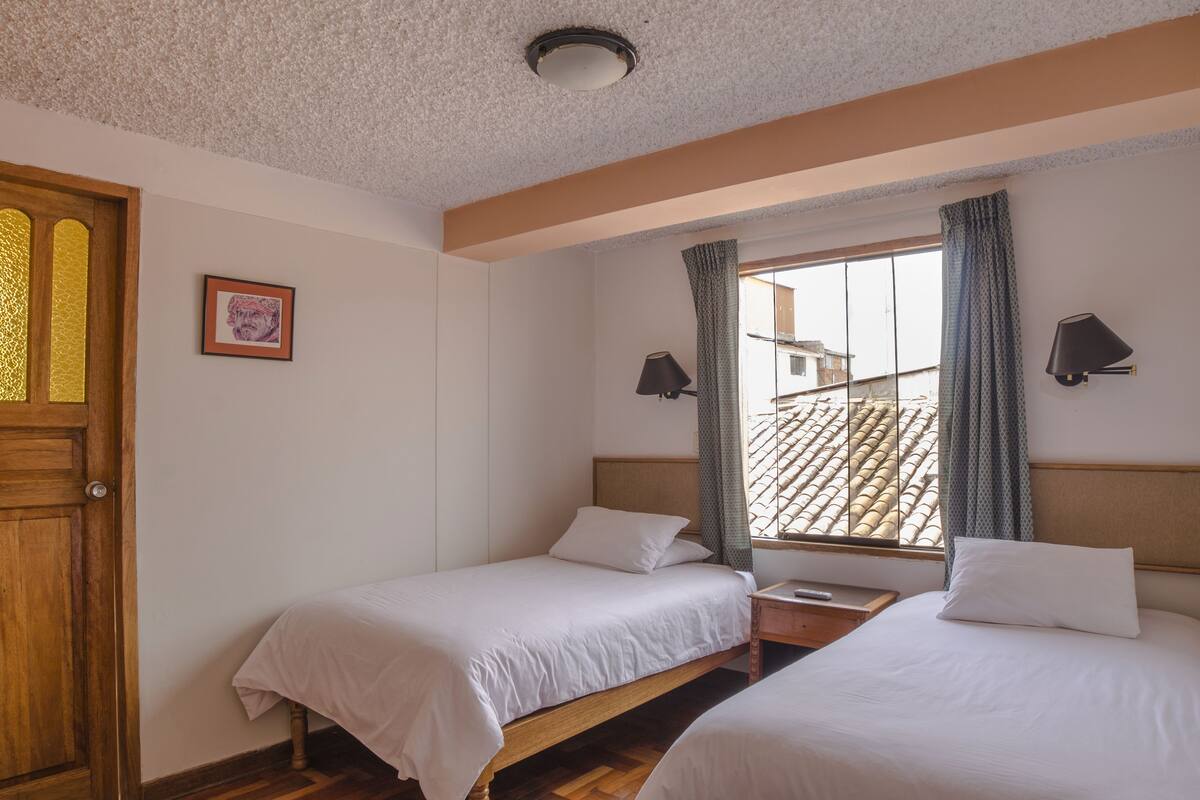 Standard Twin Room, 2 Twin Beds | In-room safe, desk, iron/ironing board (on request), WiFi (free)