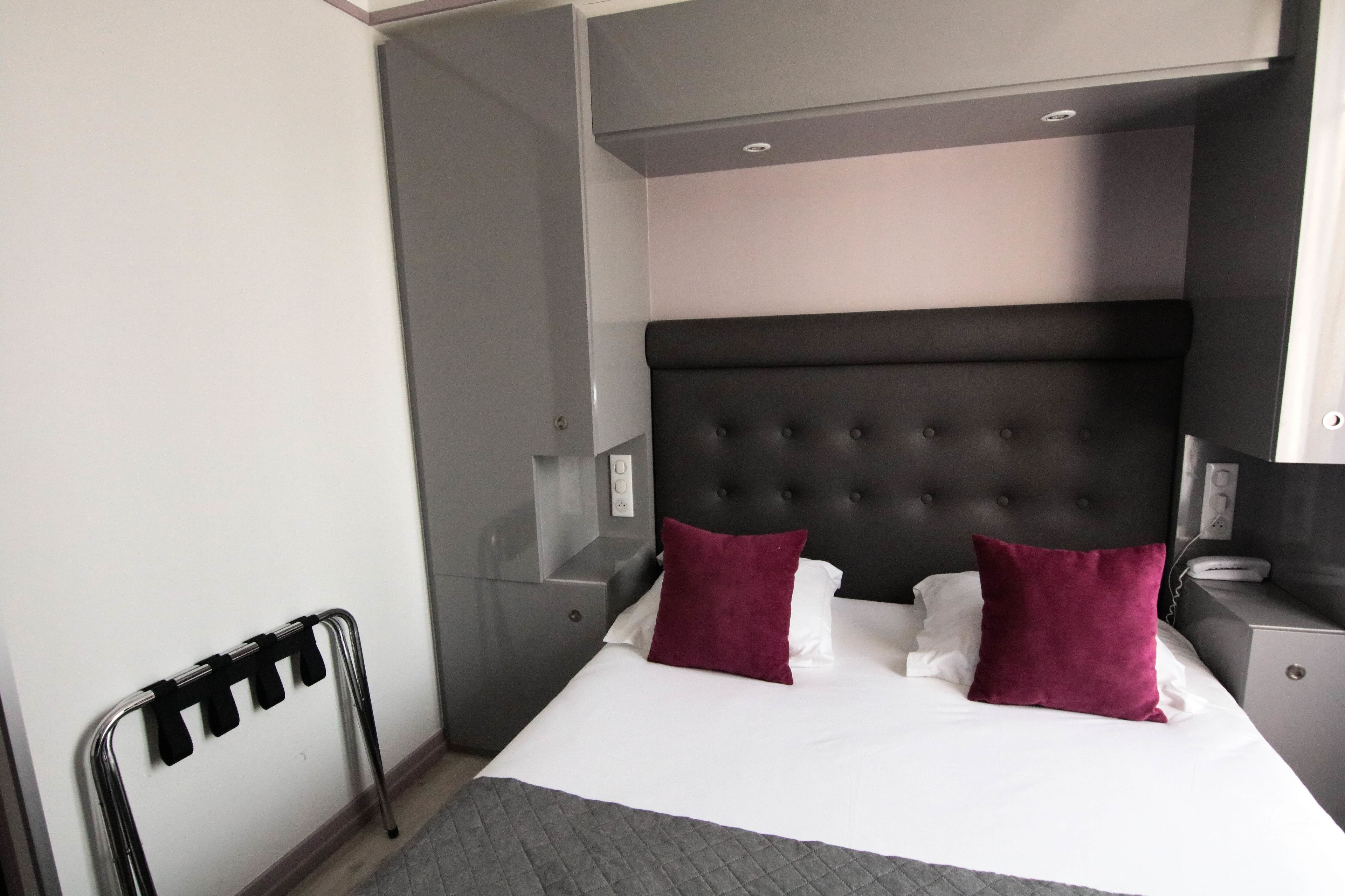 Hotel Crystal Reims Centre Champagne amenities photo 10