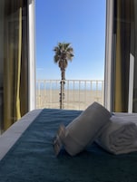 Bureau, fer et planche à repasser, Wi-Fi gratuit, draps fournis