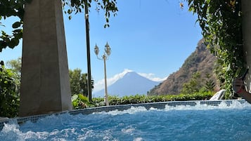 Bañera de hidromasaje exterior