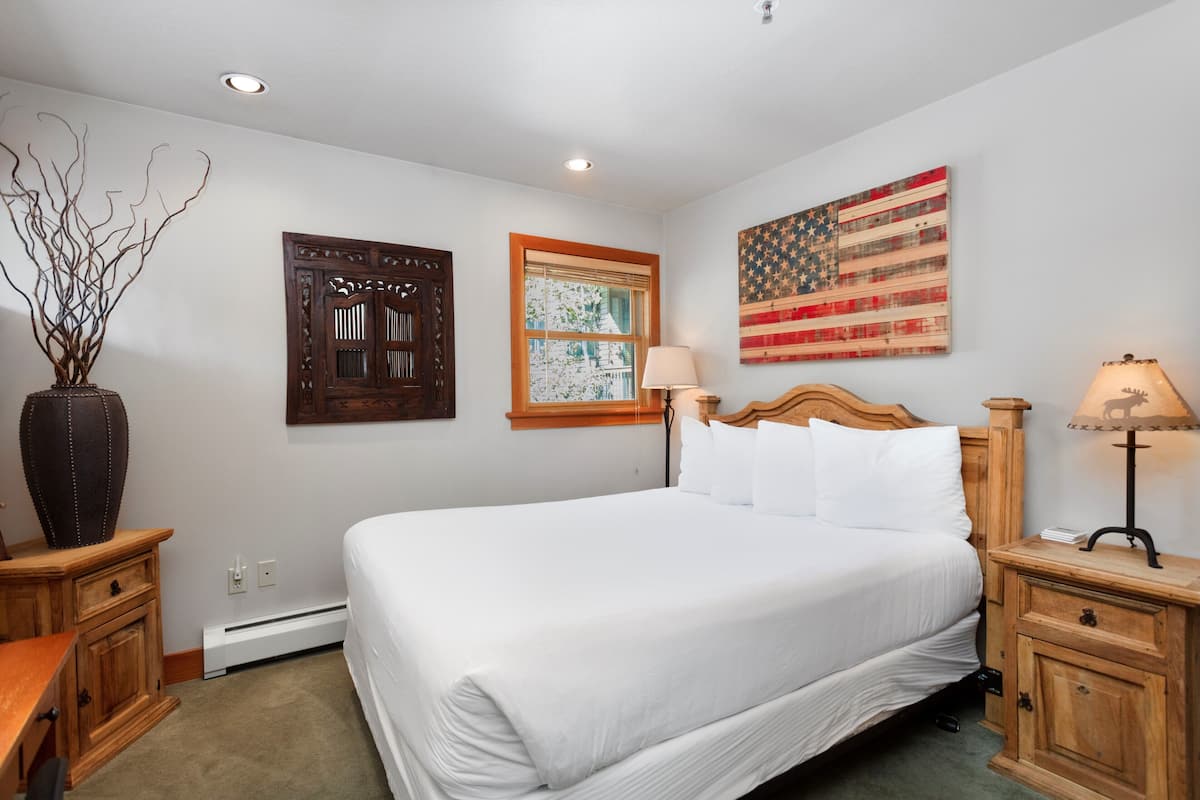 Greyhawk Condo at Deer Valley - 2 Bedroom - #12 | Wi-fi (inkludert), individuelt dekorert og individuelt innredet