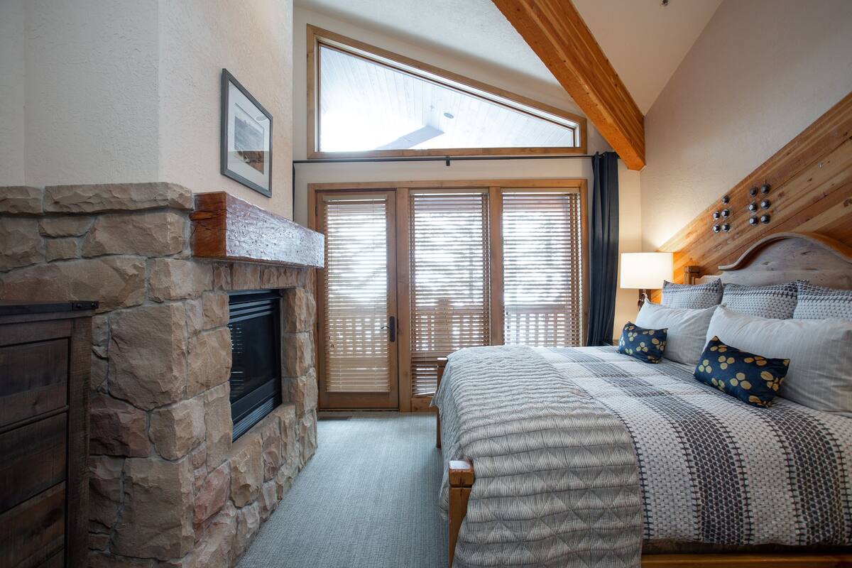 Sterling Lodge at Deer Valley - 3 Bedroom - #108 | Wi-fi (inkludert), individuelt dekorert og individuelt innredet