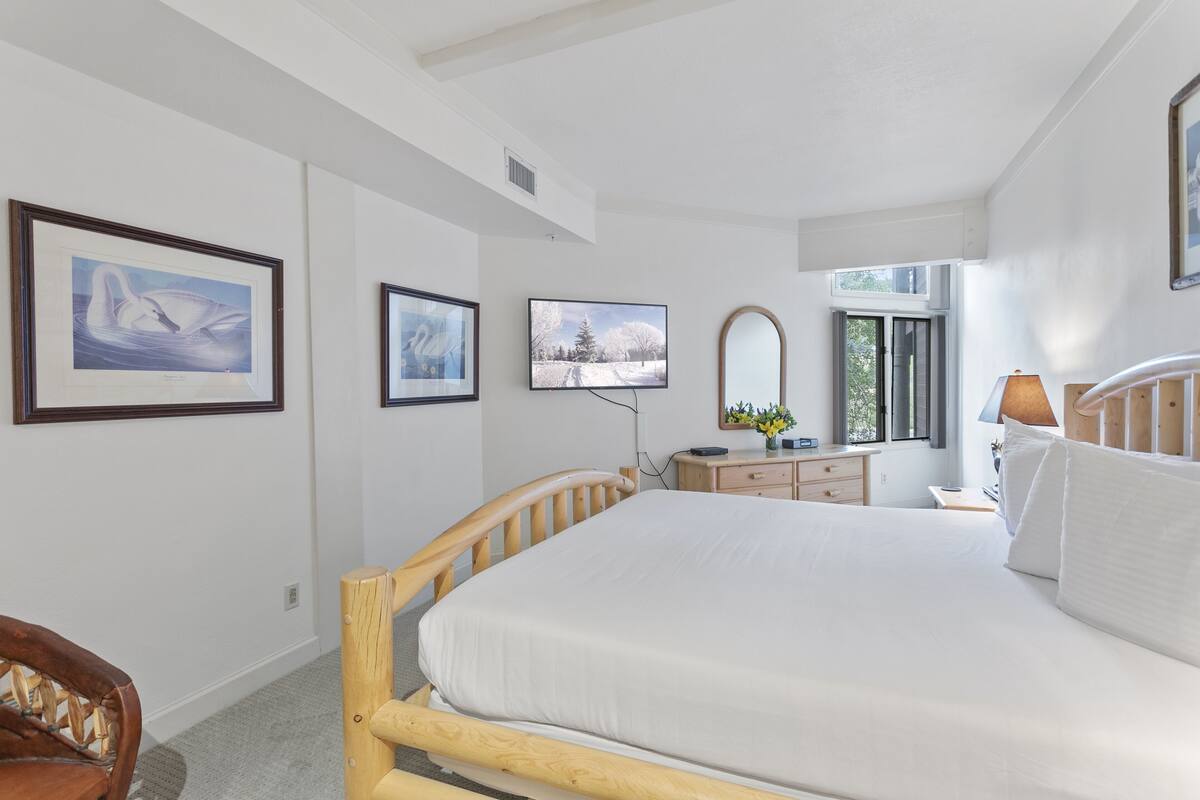 Powder Run Condo at Deer Valley - 2 Bedroom - #A12 | Wi-fi (inkludert), individuelt dekorert og individuelt innredet