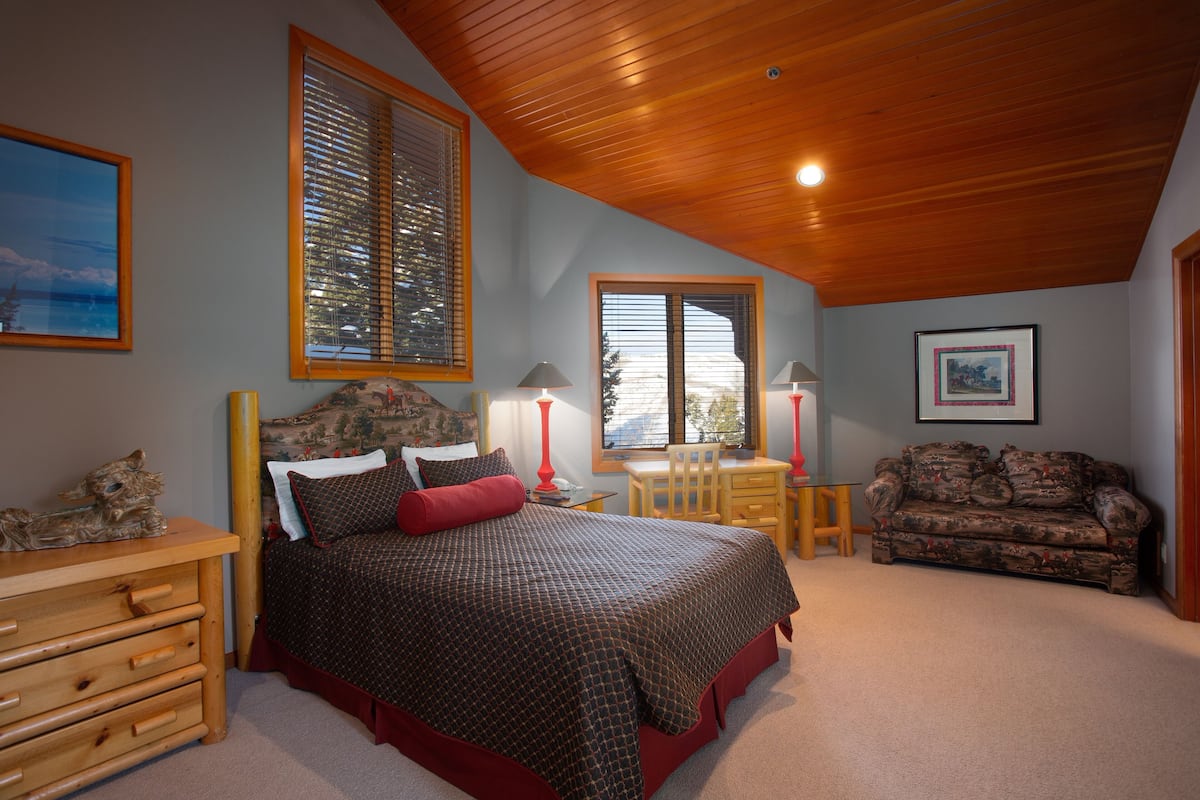 Ridge Condo at Deer Valley - 3 Bedroom - #16 | Wi-fi (inkludert), individuelt dekorert og individuelt innredet