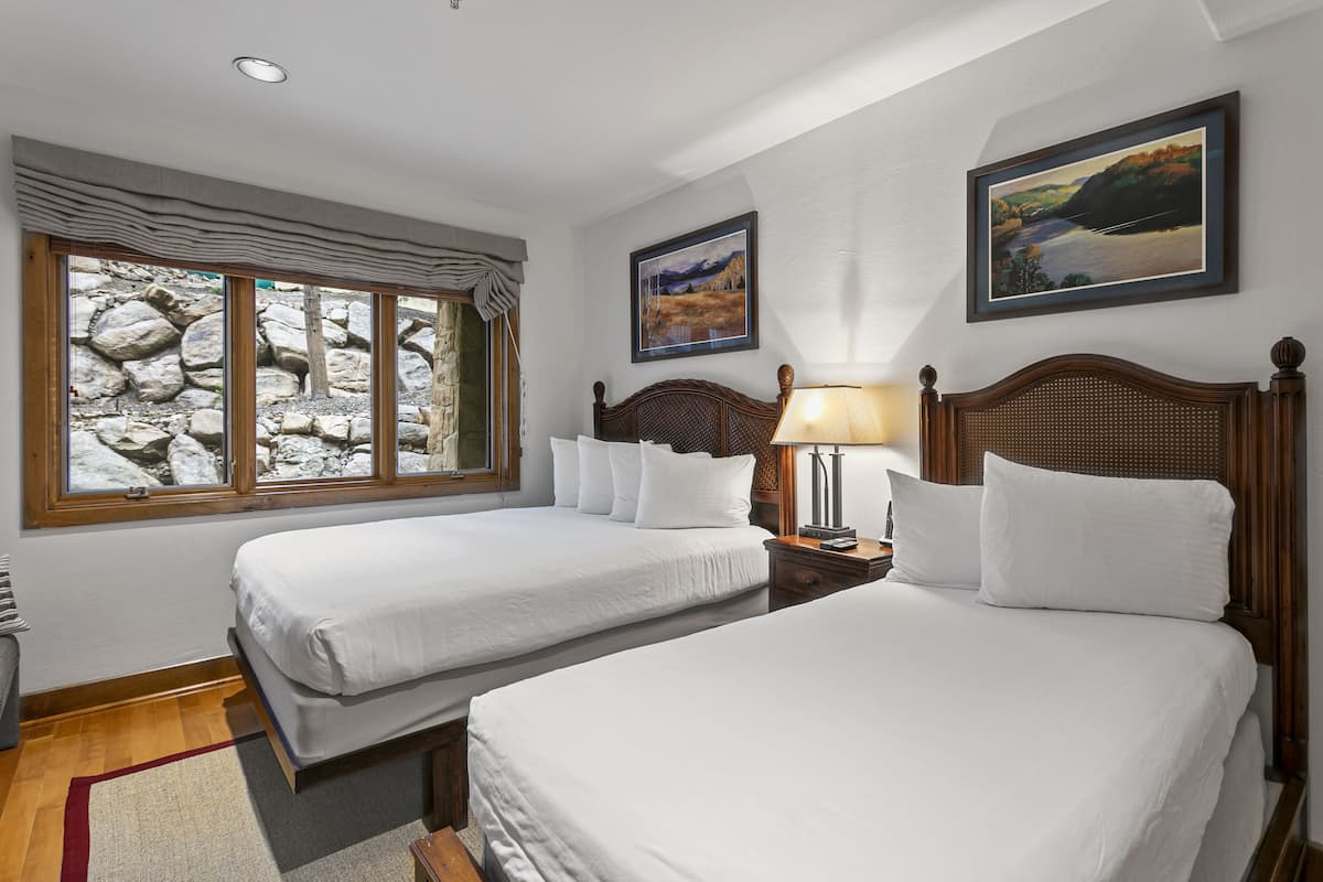 Sterling Lodge at Deer Valley - 3 Bedroom - #111 | Wi-fi (inkludert), individuelt dekorert og individuelt innredet