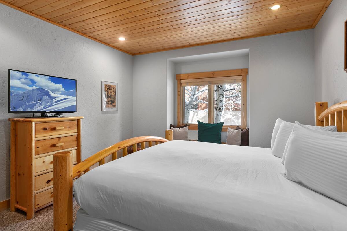 Bristlecone Condo at Deer Valley - 3 Bedroom - #503 | Wi-fi (inkludert), individuelt dekorert og individuelt innredet