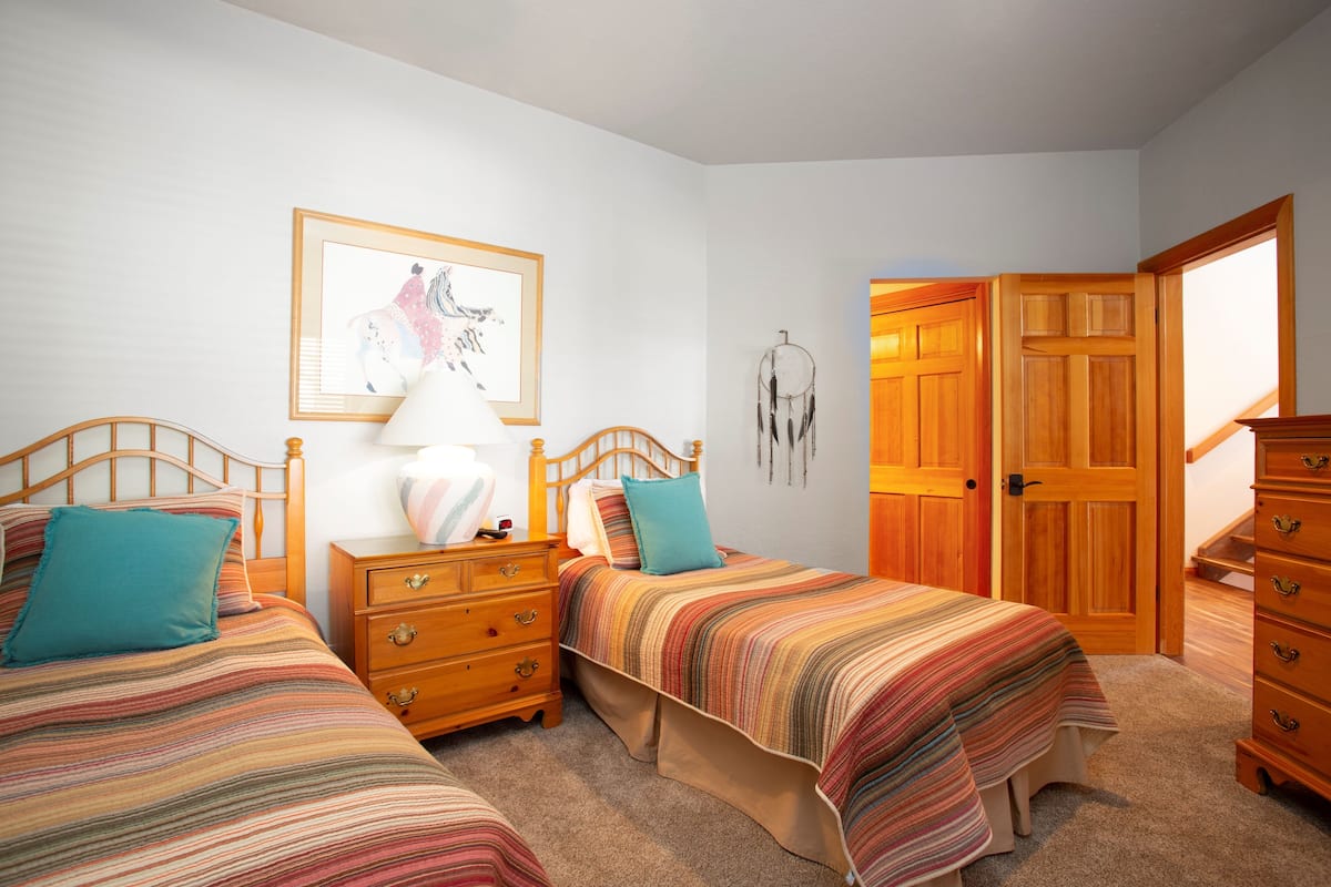 Queen Esther Home at Deer Valley - 4 Bedroom - #2436 | Wi-fi (inkludert), individuelt dekorert og individuelt innredet
