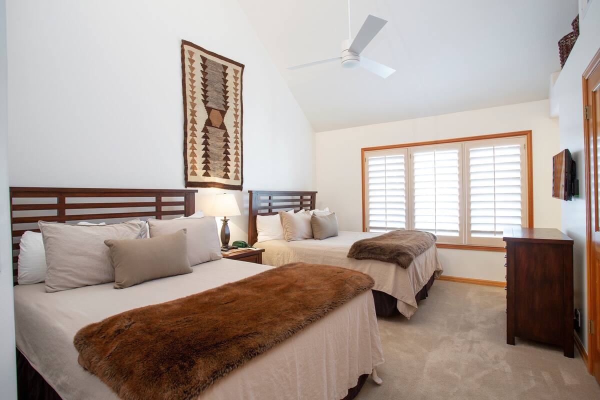 Deer Lake Village at Deer Valley - 2 Bedroom - #2426 | Wi-fi (inkludert), individuelt dekorert og individuelt innredet