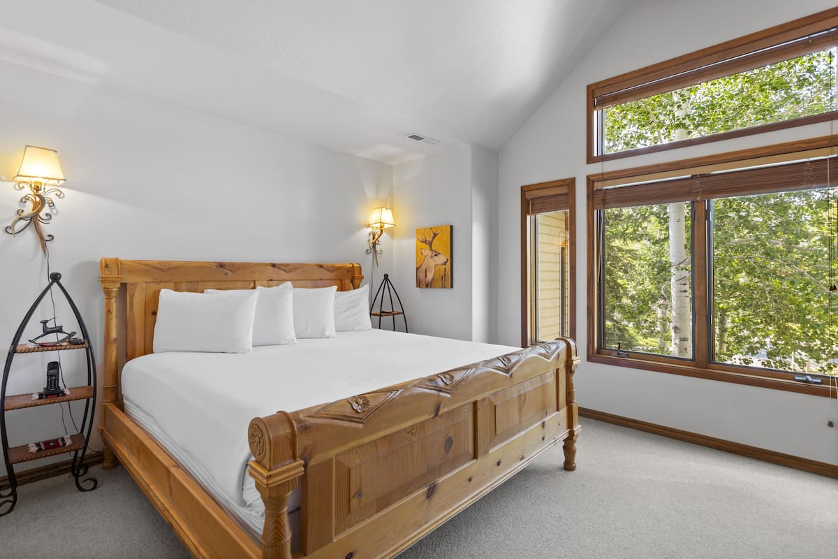 Deer Lake Village at Deer Valley - 4 Bedroom - #2482 | Wi-fi (inkludert), individuelt dekorert og individuelt innredet