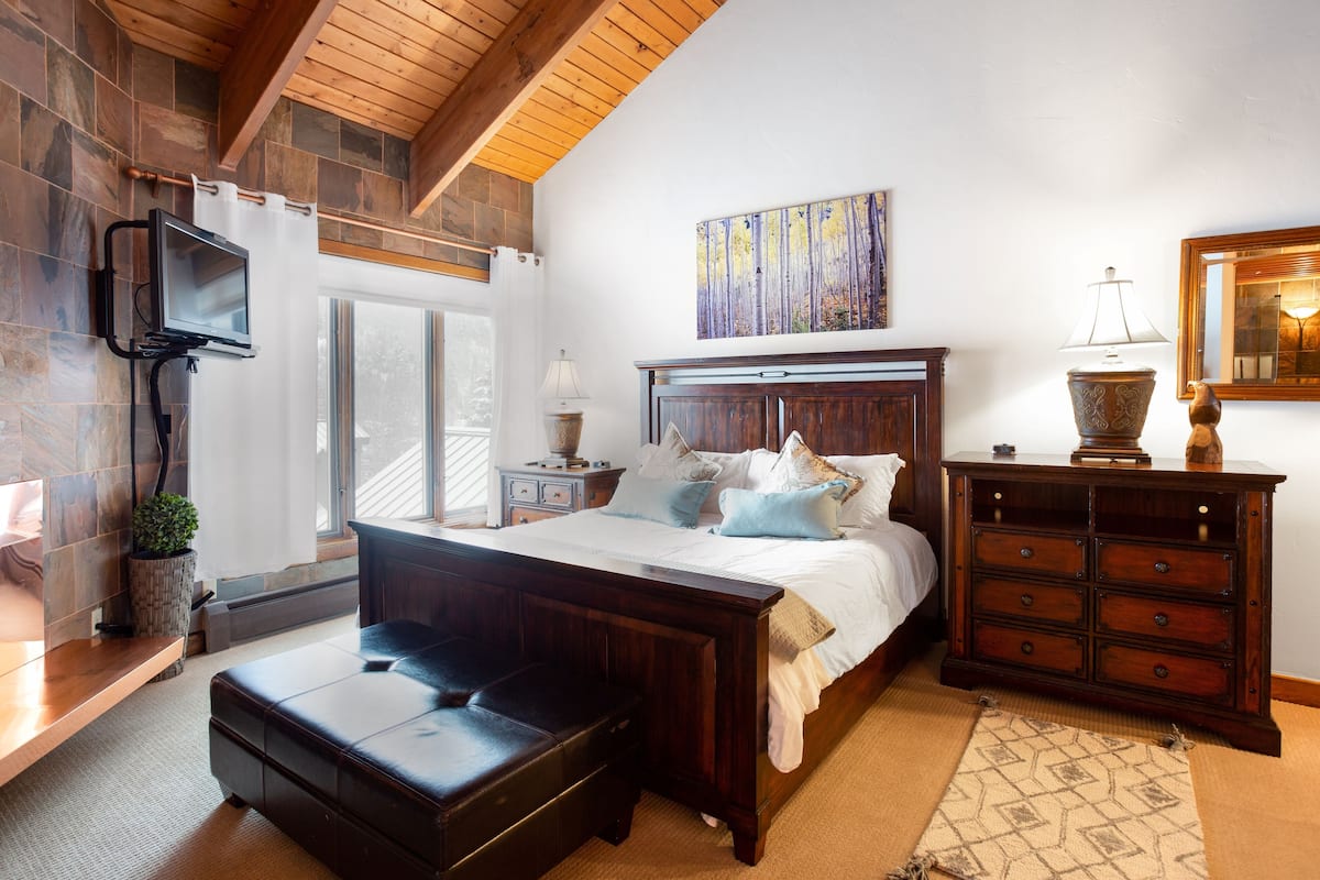 Pinnacle Condo at Deer Valley - 4 Bedroom - #1263 | Wi-fi (inkludert), individuelt dekorert og individuelt innredet
